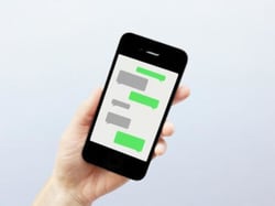 スマートフォンでの会話